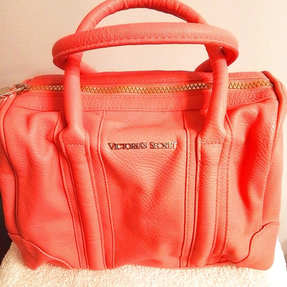 Victoria's Secret Leather Handbag (mini bowler bag) in a beautiful Pink color! - Picture 5 of 6